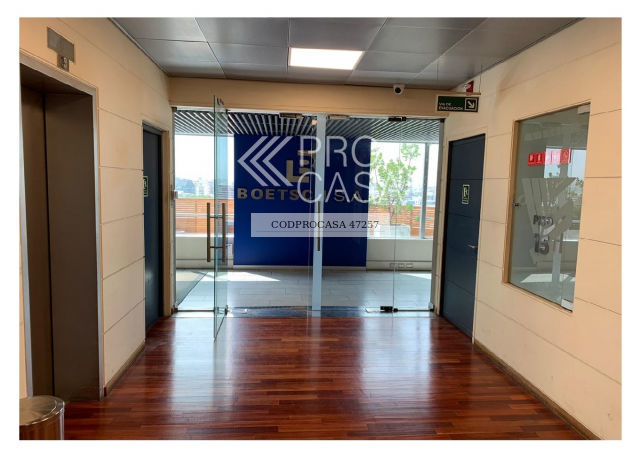 Arriendo de Oficina Av. Suecia en Providencia