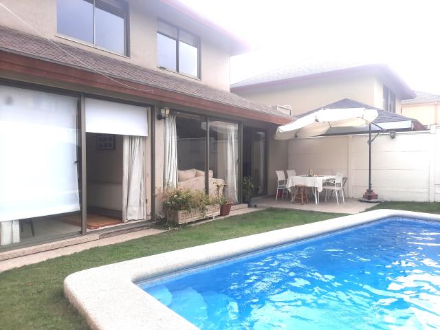 Arriendo de Casa Barrio La Hacienda en Penalolen